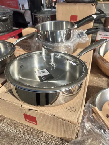 Vente de poêles et casseroles en inox à Montbrison, proximité de Saint-Étienne, Boutique Guillet