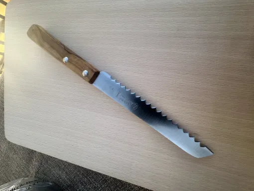 Couteau à dent Opinel à Montbrison, proximité de Saint-Étienne, Boutique Guillet