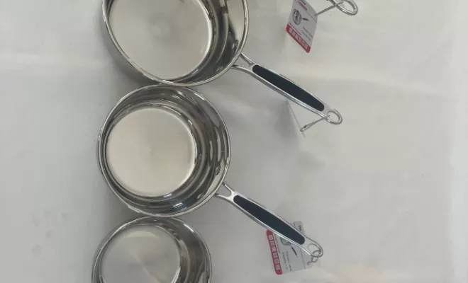 Promotion sur une série de casseroles en inox vers Saint-Etienne , Saint-Étienne, Boutique Guillet