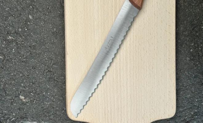 Couteau à pain La Fourmi à Saint-Galmier, proximité de Saint-Étienne, Boutique Guillet